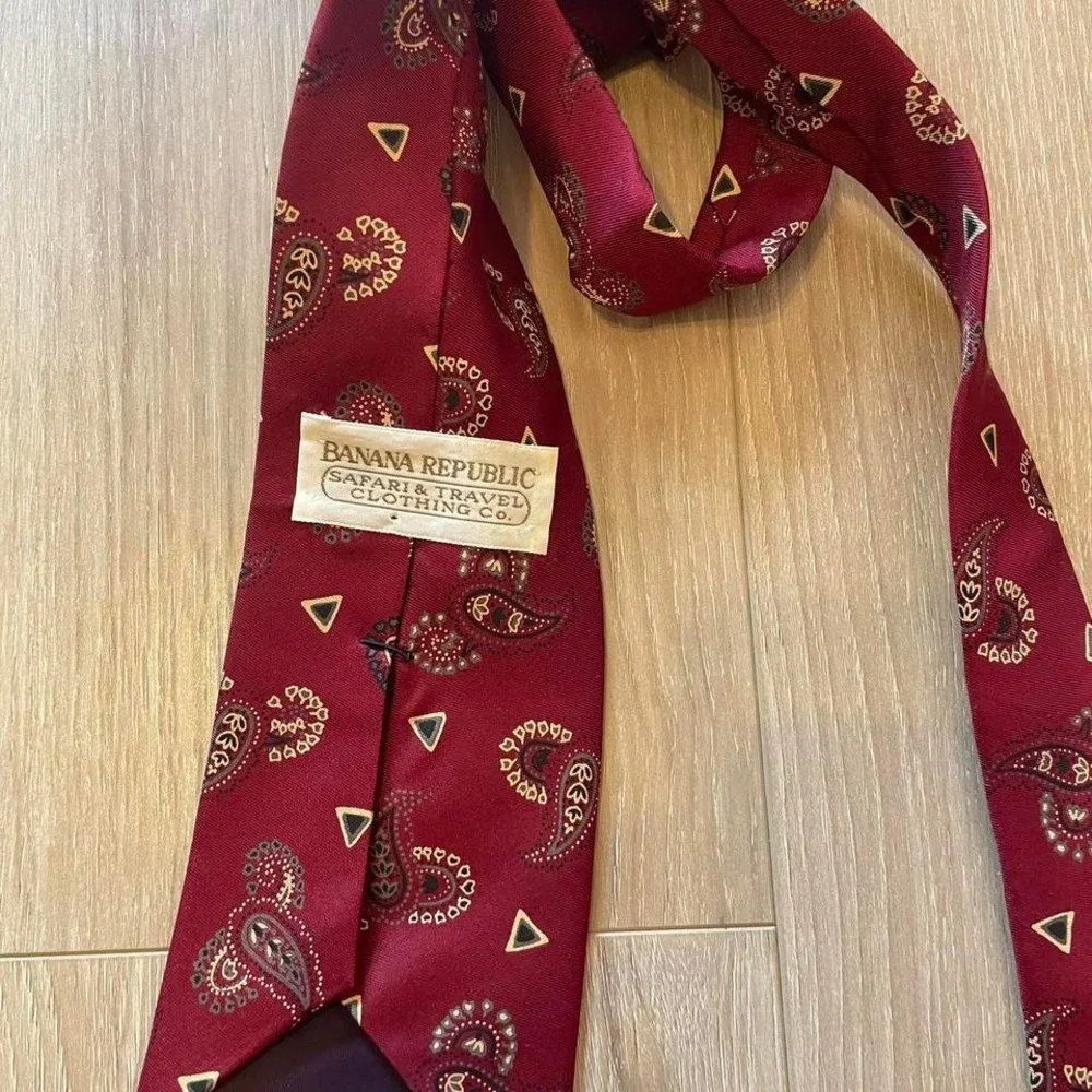 Vintage Banana Republic‎ tie Burgundy silk paisley
